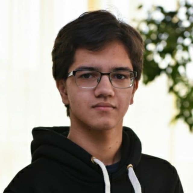 Максим Деб Натх